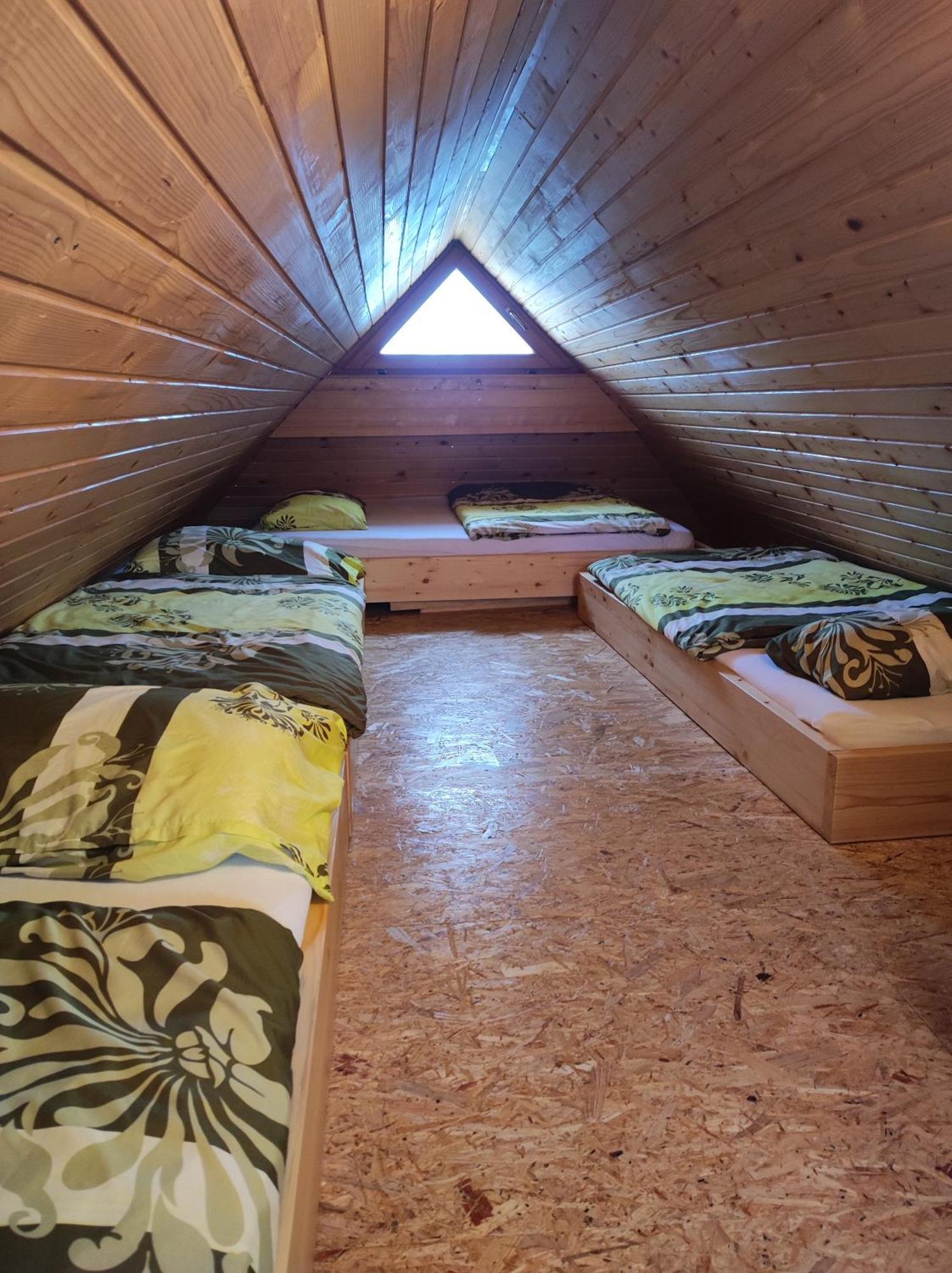 Apartmaji Vrhovnik Cerklje na Gorenjskem Exterior foto